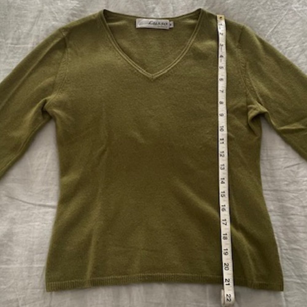 Green Cashmere Sweater - Picture 5 of 9